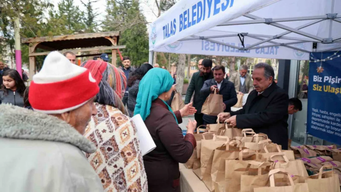 Başkan Yalçın, paket yemek servisi yaptı