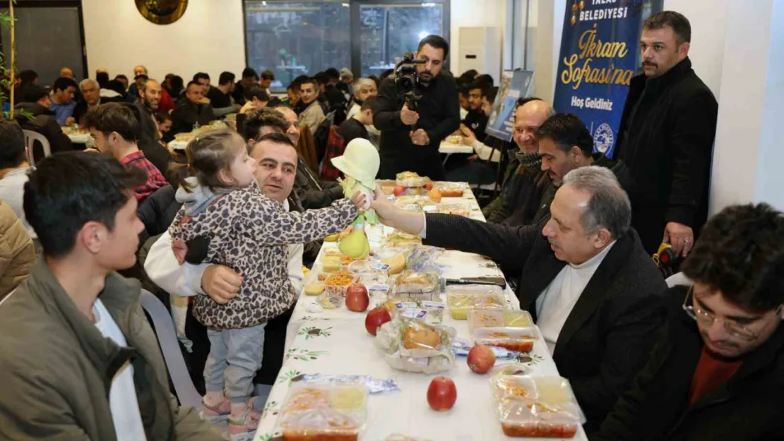 Başkan Yalçın ilk iftarını 'ikram Sofrası'nda açtı