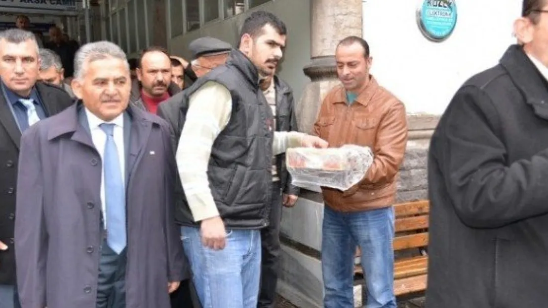 Başkan Büyükkılıç Osman Kavuncu Mahalle Halkı Ve Esnafları İle Sohbet Etti 