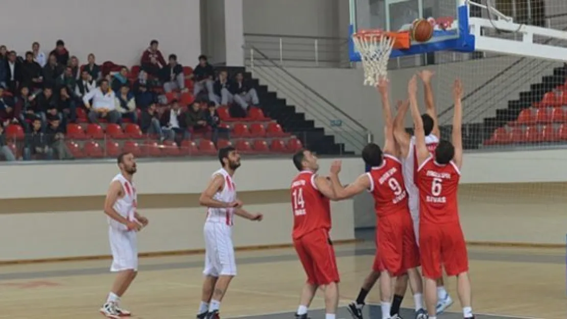 Basketbol takımı kaldığı yerden başlıyor