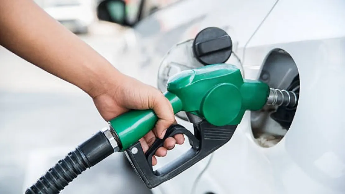 Benzine 1 lirayı aşan indirim
