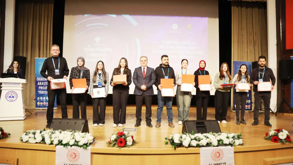 Bilim ve Araştırmanın Zirvesinde: ERÜ'de Genç Araştırmacılar Ödüllendirildi