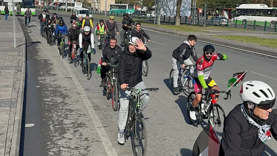 Bisiklet Pedallarını Özgür Filistin için Çevirdiler