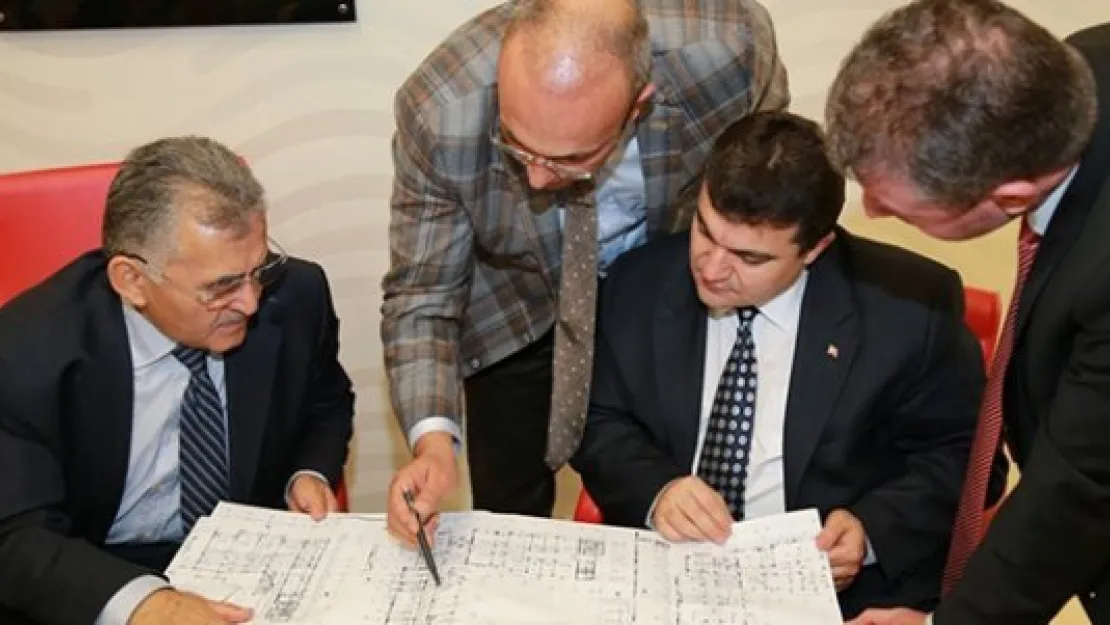 Boğazköprü mevkiinde yol, lojistik merkez ve demiryolu bir arada