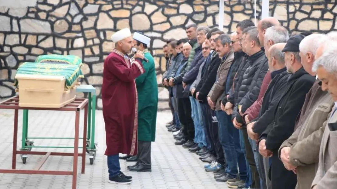 Bolu'daki trafik kazasında yaşamını yitiren karı-koca yan yana defnedildi