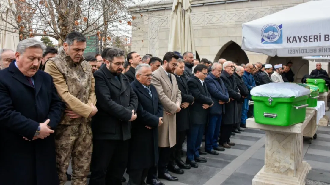 Bolu yangınında hayatını kaybeden Eslem Uyanık, Kayseri'de toprağa verildi