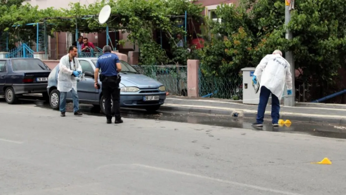 Boşandığı eşi ve arkadaşına sokak ortasında kurşun yağdıran şahıs: 'Niyetim vurmak değildi'