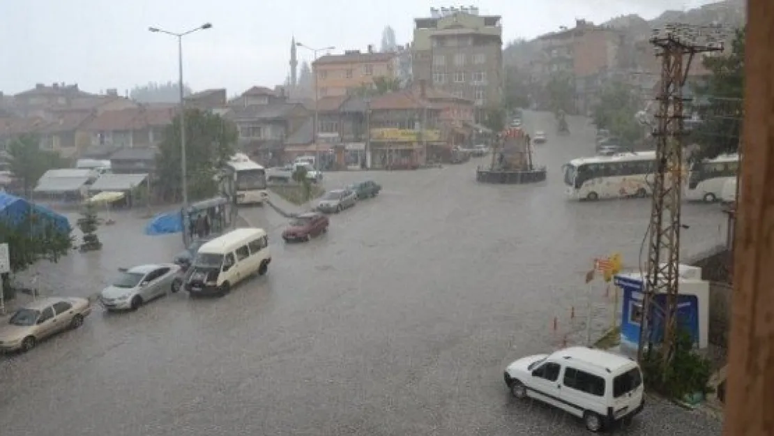 Bünyan'da Dolu Etkili Oldu