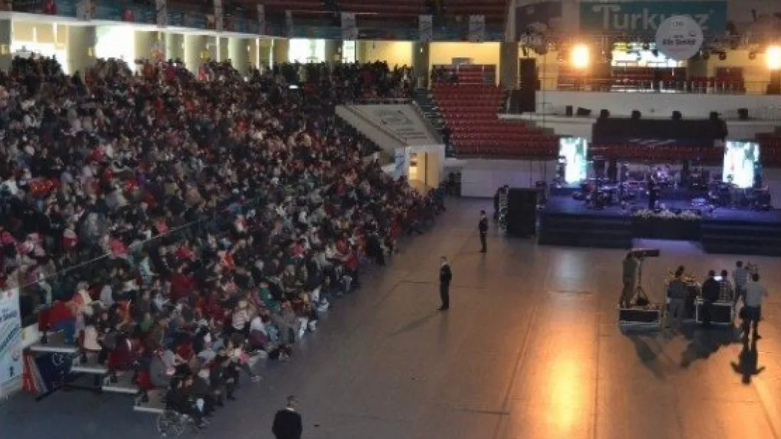 Burcu Güneş Konserine Yoğun İlgi 