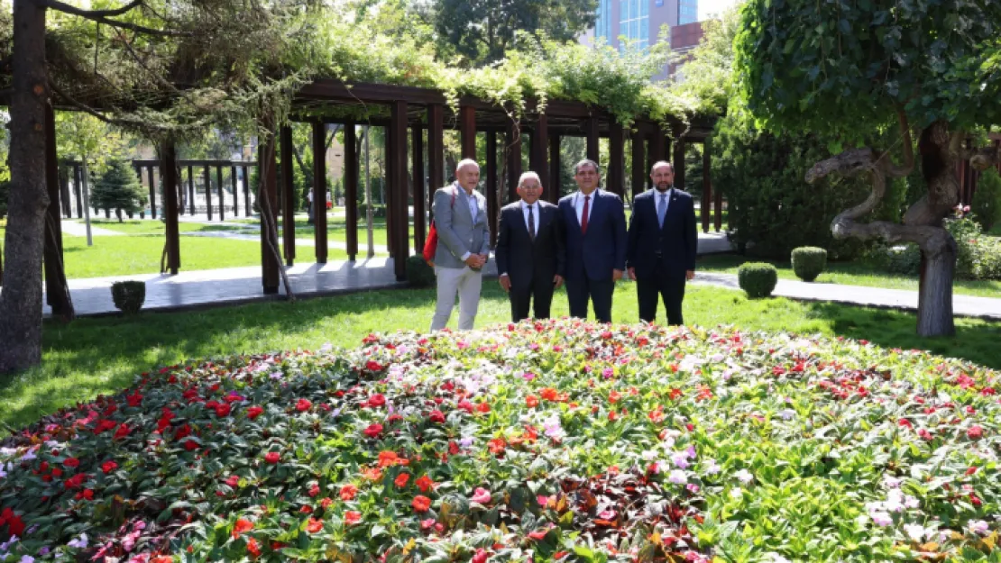 Büyükkılıç, 1 bakan yardımcısı ve 3 büyükelçiyi makamında ağırladı