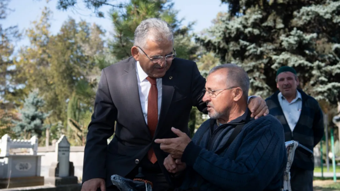 Büyükkılıç, 'Engelli vatandaşlarımız, raylı sistem araçlarına artık daha kolay biniyor'