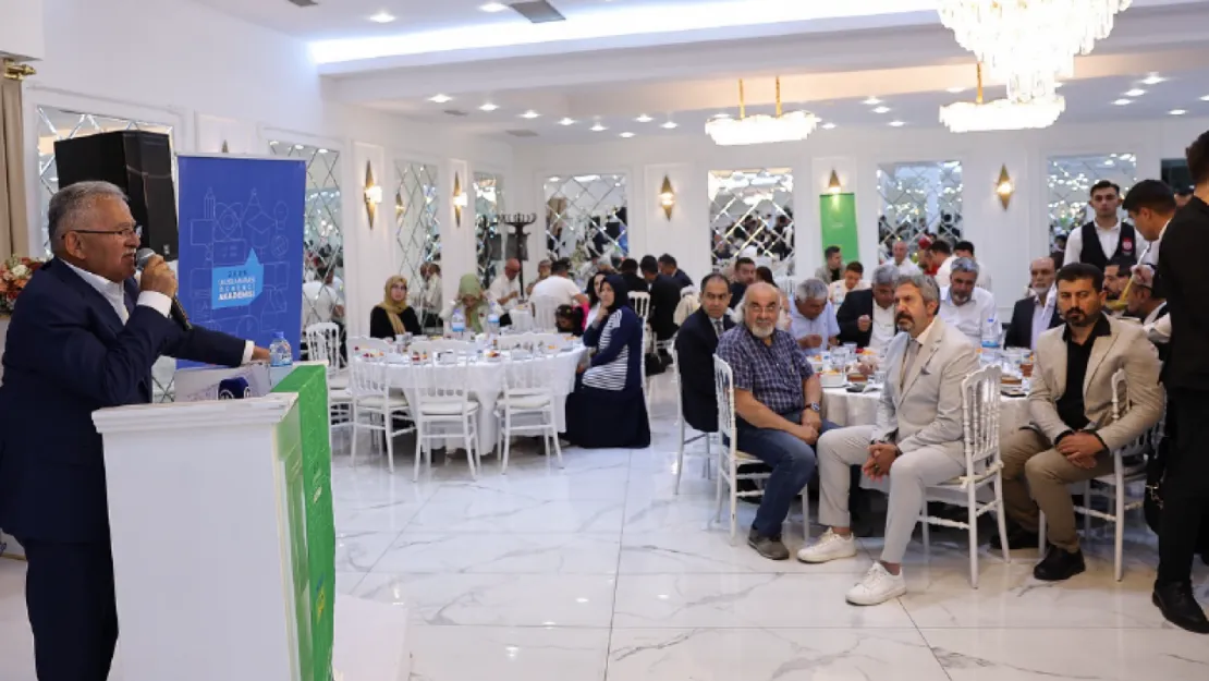 Büyükkılıç, Uluslararası Öğrencilerle Buluştu