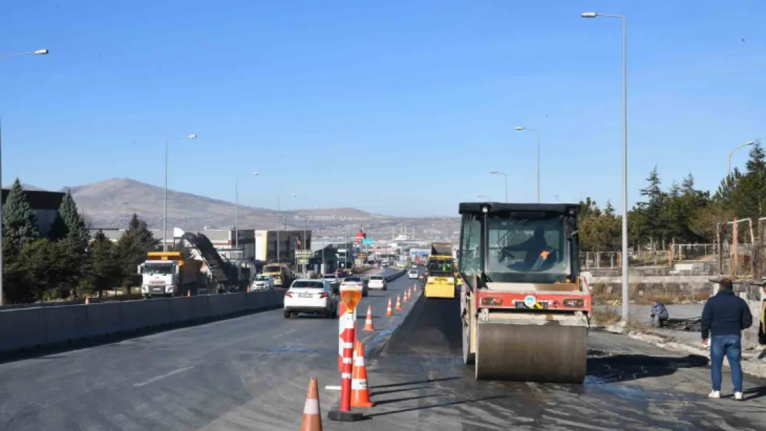 Fatih Sultan Mehmet Bulvarı'nda 40 milyon TL'lik 'asfalt' çalışması