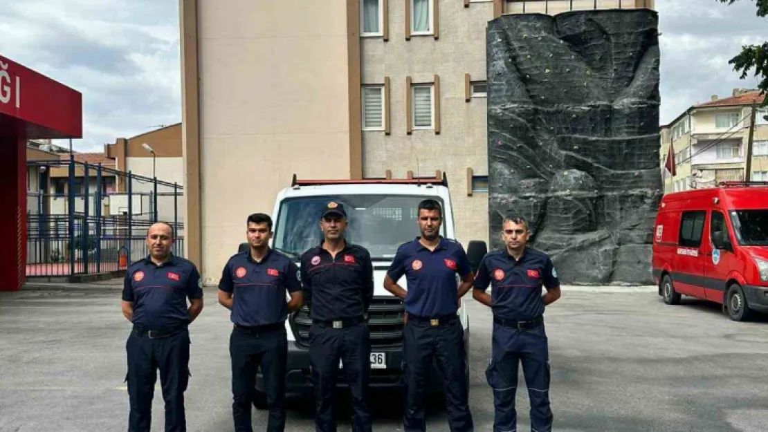 Büyükşehir İtfaiyesi, Bartın'daki sel felaketinde yaraları sarıyor