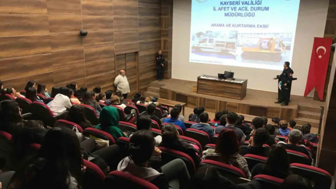 KAYMEK Değer Gençlik'te 'Afet Bilinci ve İlk 72 Saat' Semineri