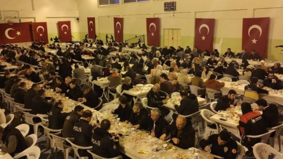 Çekerek'te vatandaşlar iftar sofrasında buluştu