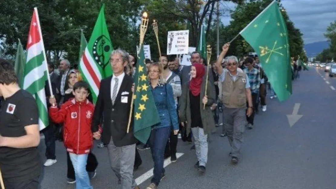 Çerkesler Soykırım Ve Sürgünün 150. Yılında Yürüdü 