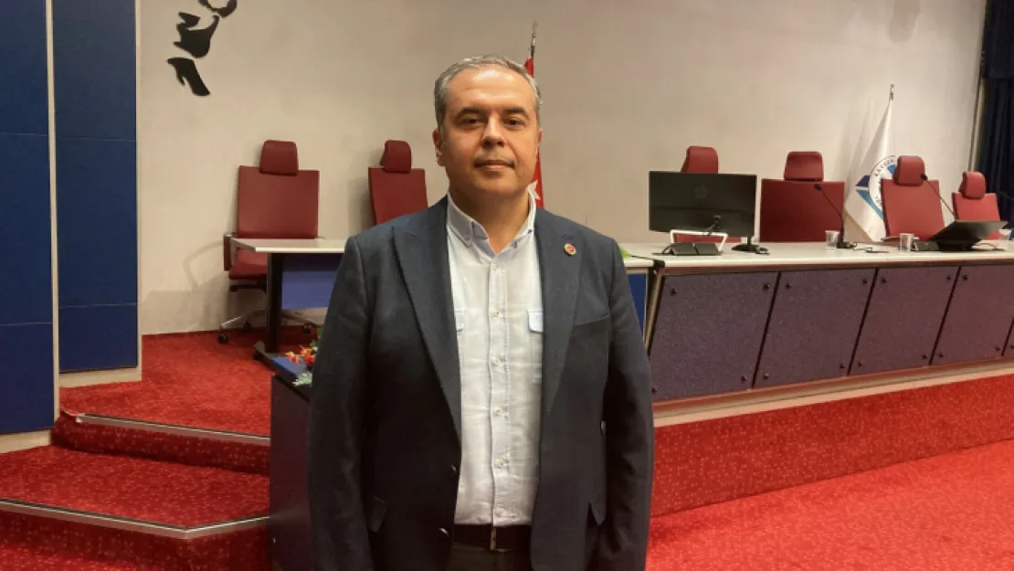 CHP'li Özgür Özer: 'Belediye şirketleri zarar ediyor'