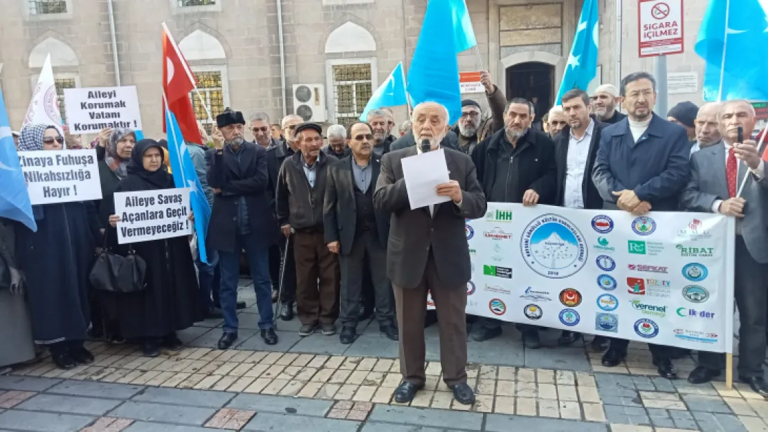 Çin'in Doğu Türkistan'daki zulmü protesto edildi