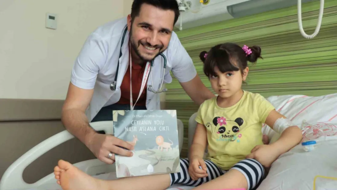 Çocuk doktoru yazdığı hikaye kitabıyla gönüller fethediyor