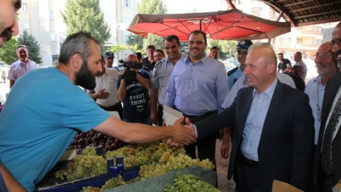 Çolakbayrakdar Pazarda Esnaf Ve Vatandaşı Dinledi