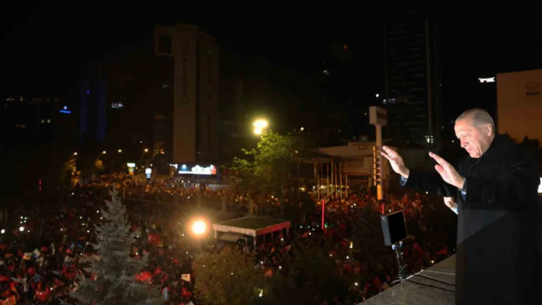 Cumhurbaşkanı Erdoğan'dan balkon konuşması