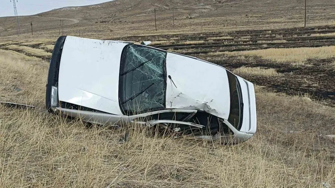 Darende yolculuğu kazayla bitti, 2'si çocuk 4 yaralı