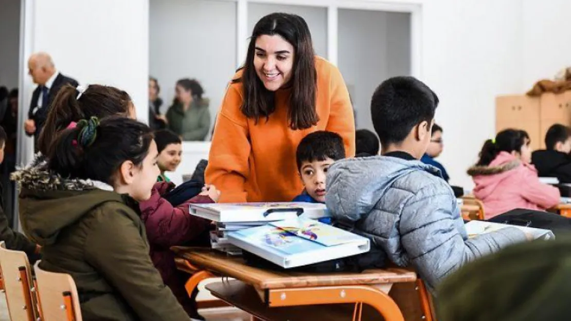 Depremden etkilenen illerden, Kayseri'ye 5 bin 421 öğrenci nakledildi