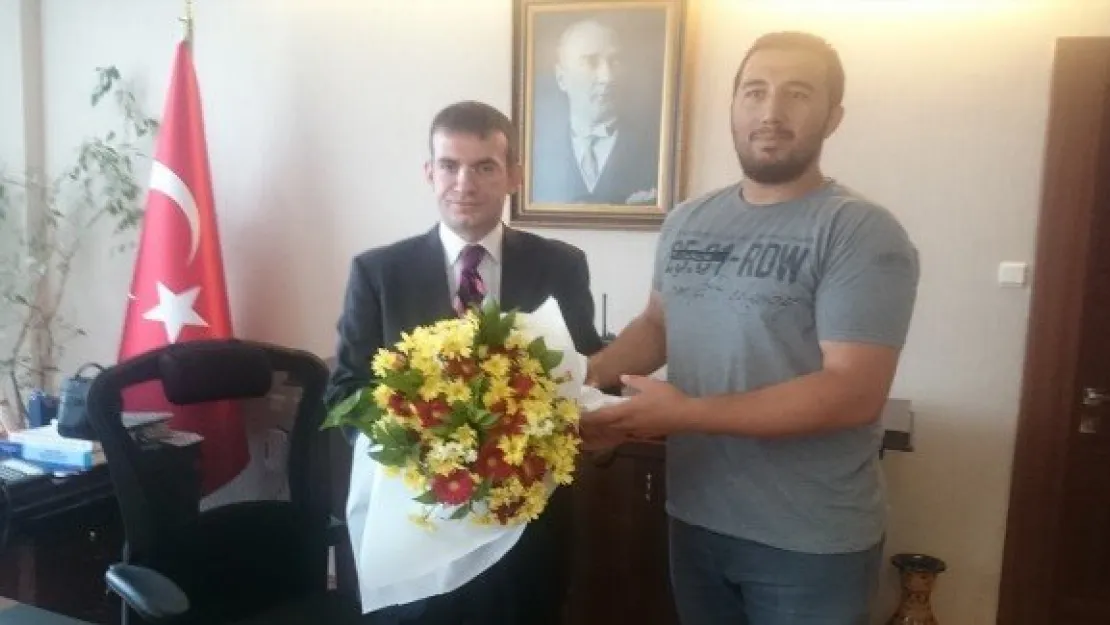 Develi Belediyesi Voleybol Takımı Kaymakam Başıbüyük'ü ziyaret etti
