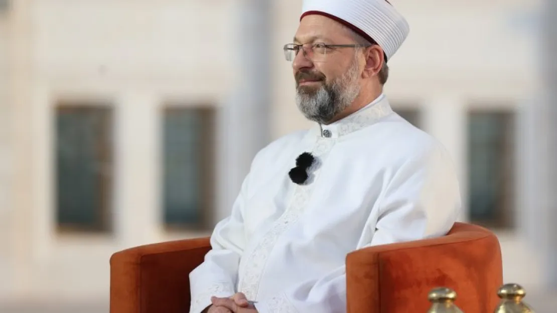 Diyanet İşleri Başkanı Erbaş 'Herkes kendi imkanına göre fitresini belirleyebilir. Ama asgari bu sene 40 lira olarak belirledik. 40 liranın altına düşmemesi lazım