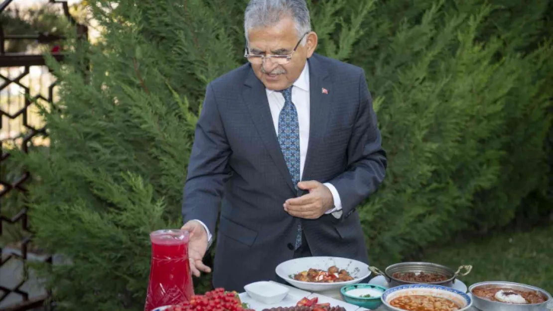 Doktor Başkan'dan sağlık için gilaburu tavsiyesi