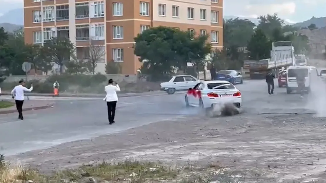 Düğün konvoyunda drift atan 2 sürücüye  92 bin 784 TL cezai işlem