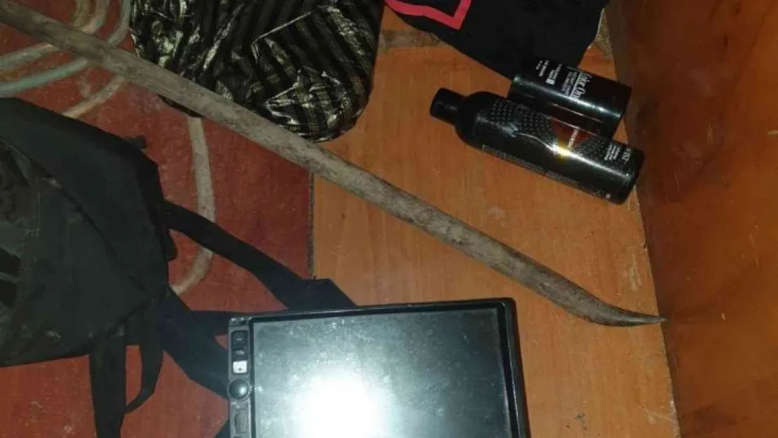 Durumundan şüphelenilen araçtan hırsızlık malzemeleri çıktı