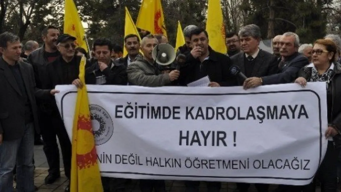 Eğitim Sen, Eğitimde Yapılan Değişiklikleri Protesto Etti 