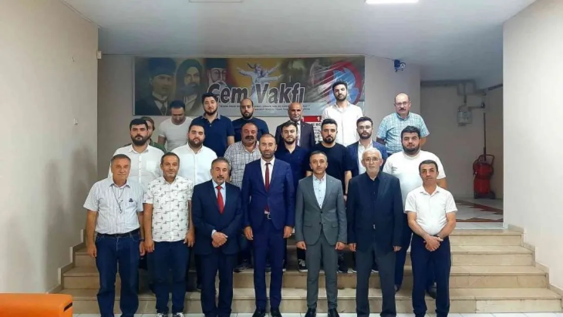 Eken, 'Bir kilimin desenleriyiz'