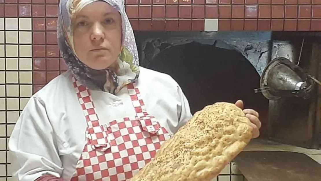 Ekmeğini ekmekten çıkarıyor