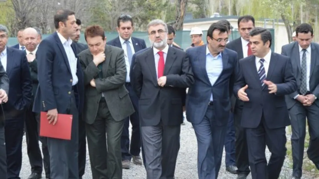 Enerji Bakanı Yıldız AGÜ'yü ziyaret etti