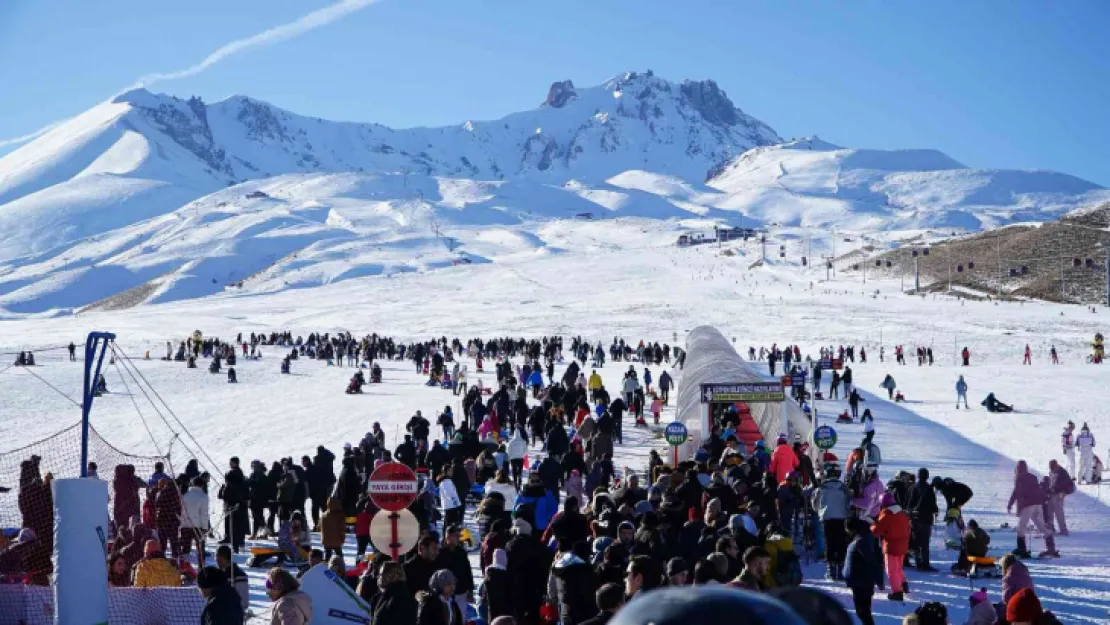 Erciyes 200 bini aşkın turisti ağırladı