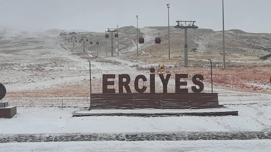 Erciyes Dağı beyaza büründü