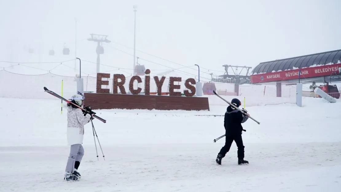 Erciyes Kayak Merkezi'nde Kar Kalınlığı 80 Santimetreye Ulaştı