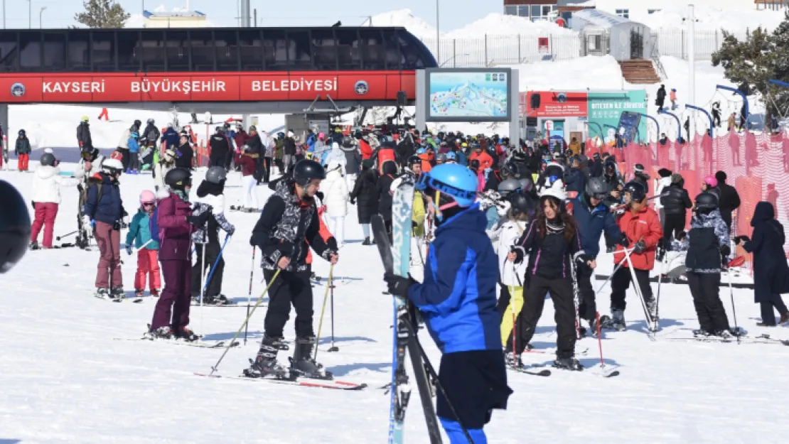 Erciyes'te hafta sonu yoğunluğu