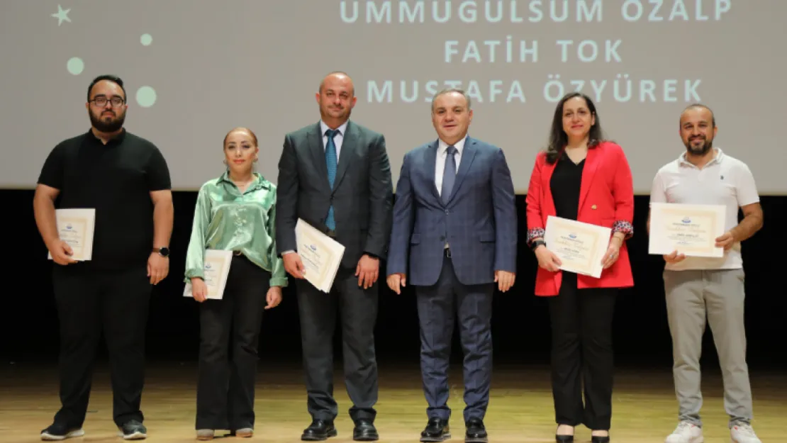 Erciyes Üniversitesi'nde 2024 Başarı Ödül Töreni Gerçekleşti