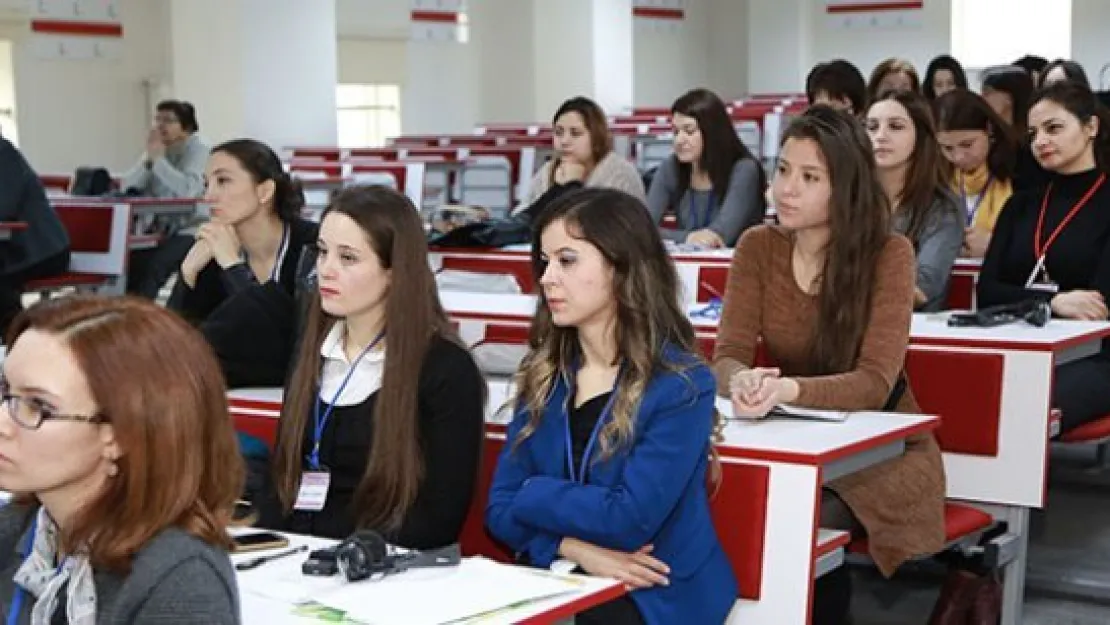 Erciyes Üniversitesi'nde hemşirelik kursu