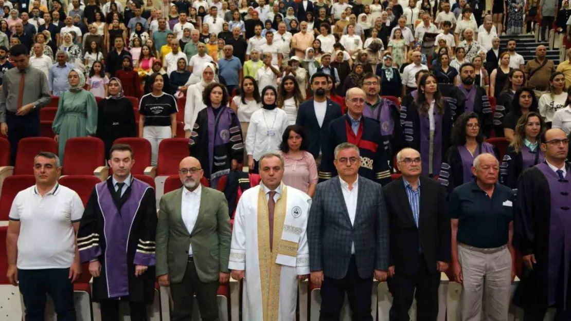 ERÜ Diş Hekimliği Fakültesi 15. dönem mezunlarını verdi