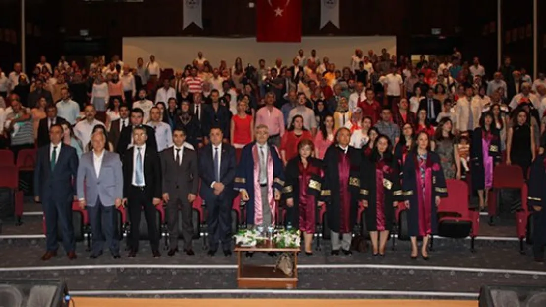 ERÜ Eczacılık Fakültesi 6. dönem mezunlarını verdi