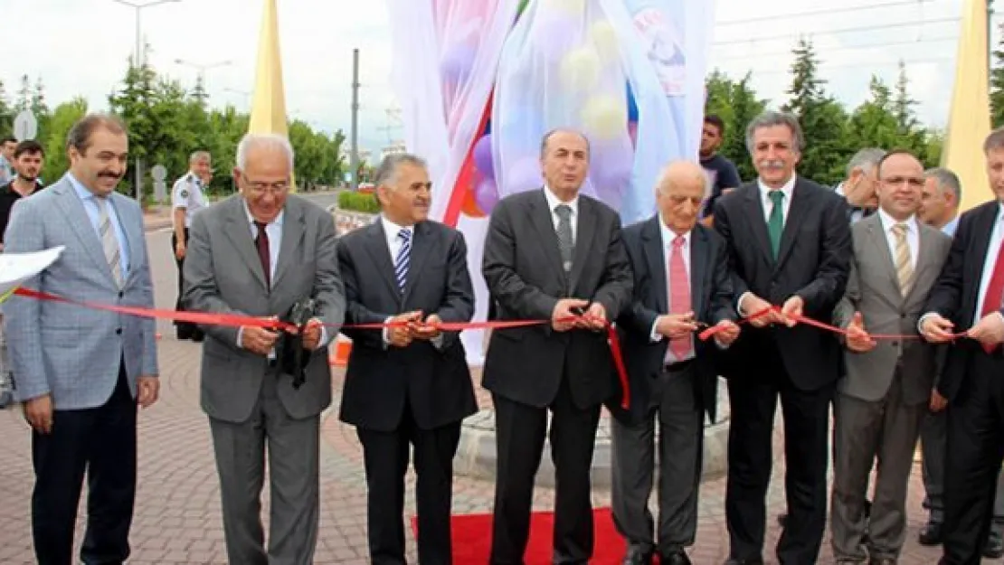 ERÜ'de Prof. Dr. Fuat Sezgin Caddesi açıldı
