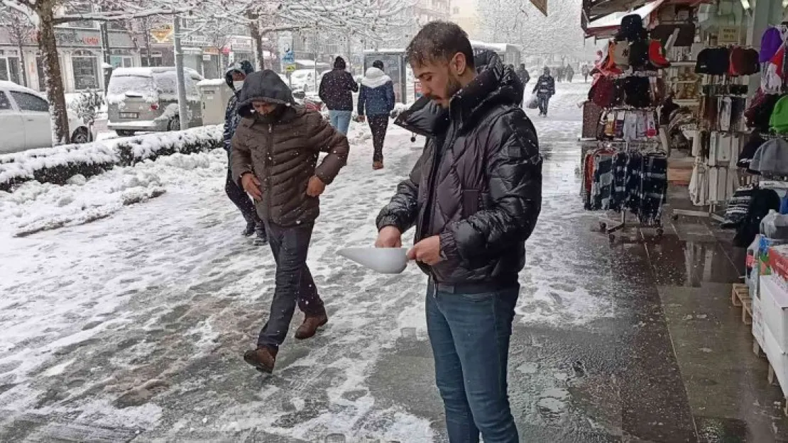 Esnaf buzlanmaya karşı çareyi kendi buldu