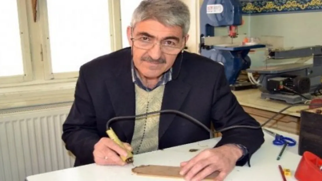 Evini Atölyeye Çeviren Emeklinin Eserleri Büyük İlgi Görüyor