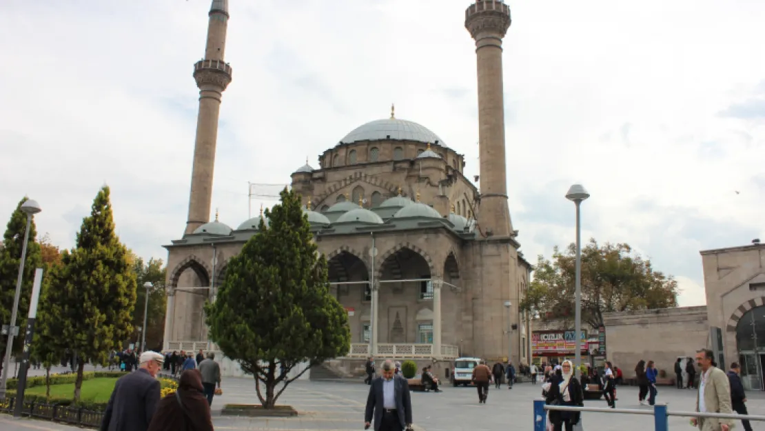 Filistin'de hayatını kaybedenler için gıyabi cenaze namazı kılındı