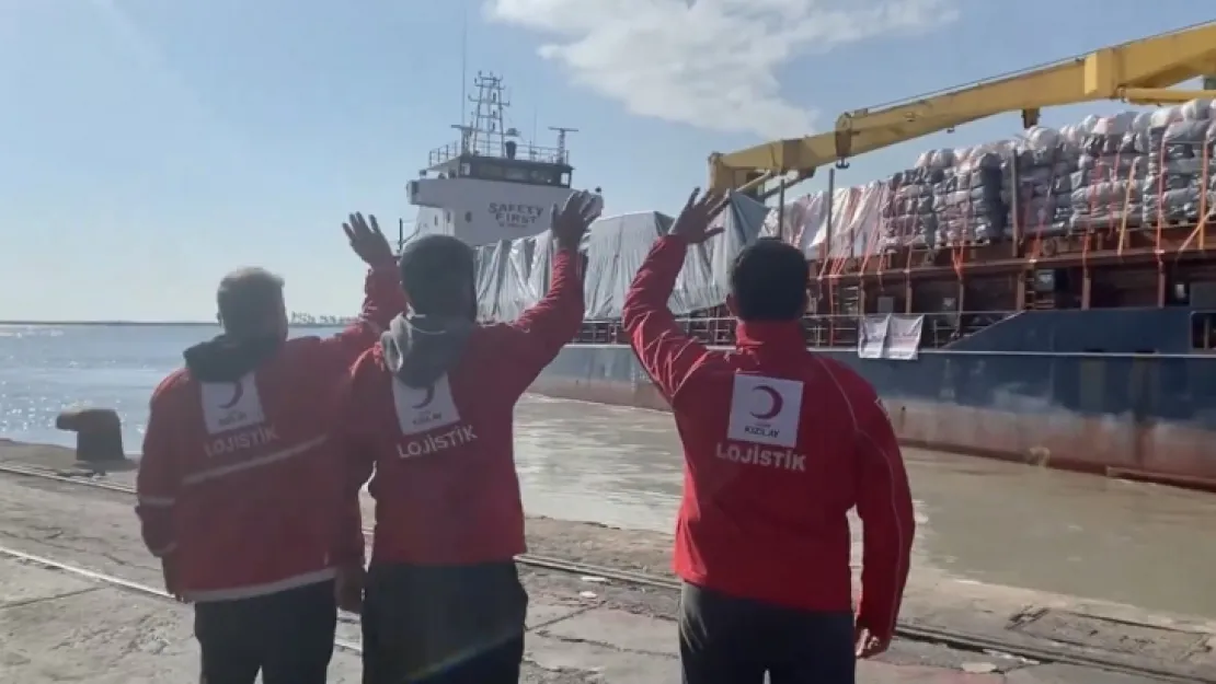 Gazze'ye yardım gemisi Mersin'den hareket etti